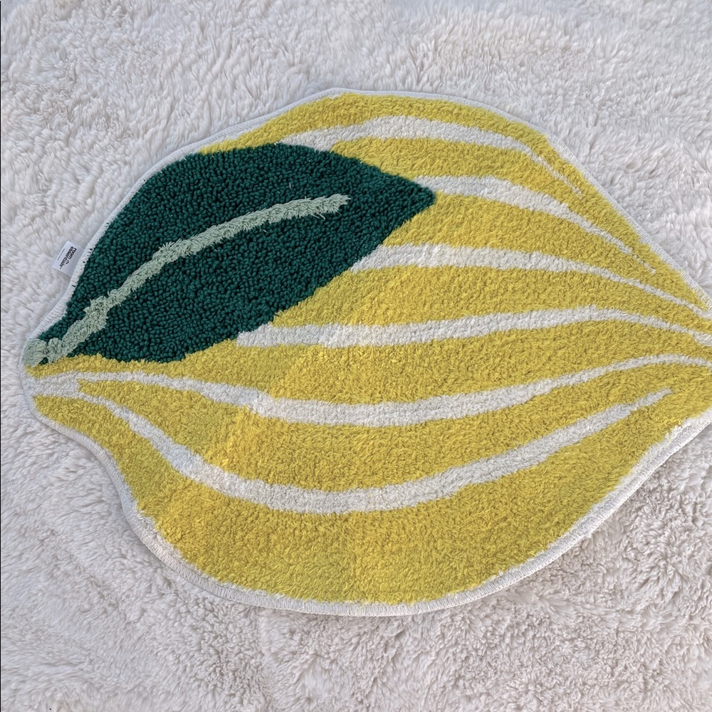 Lemon Shaped Non-Slip Bath Rug Yellow - Room Essentials